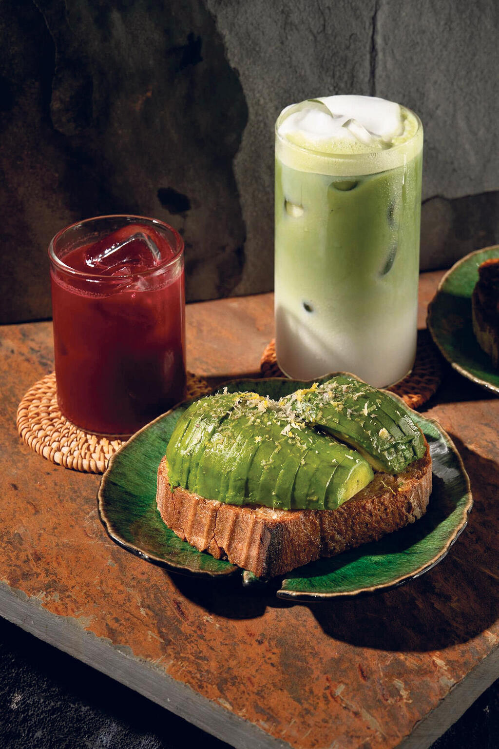 פנאי כריך אבוקדו ולמונגראס ב אוקוקו