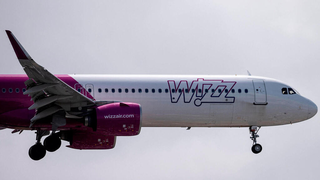 מטוס של וויז אייר (צילום: Ben Stansall / AFP) מטוס של וויז אייר