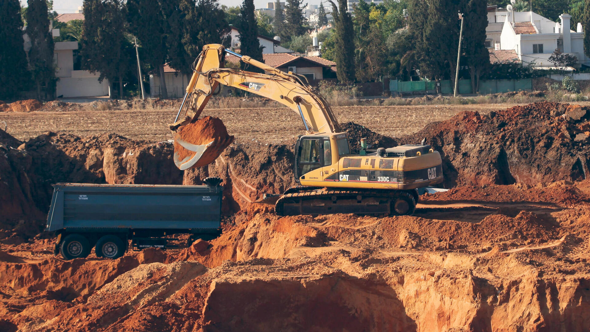 עבודות עפר לסלילת כבישים בשרון