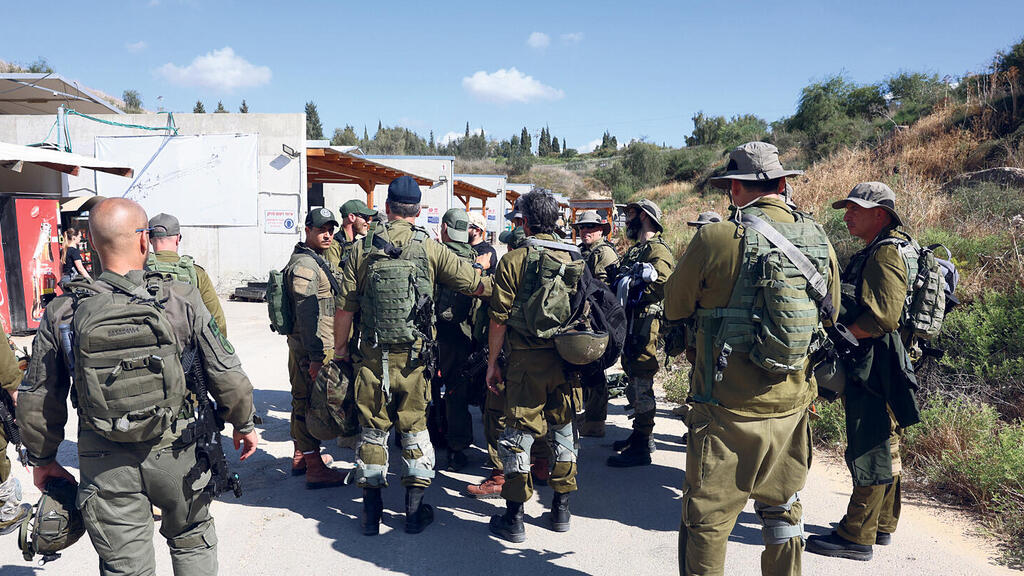 חיילי מילואים באימון (צילום: שאול גולן) חיילים חיילי מילואים באימון