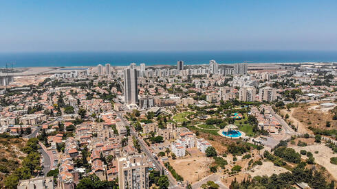 הביקוש למשרדים באזור חיפה נמוך, ויזם של מגדל חדש בטירת כרמל דורש לאפשר לו לשלב מגורים