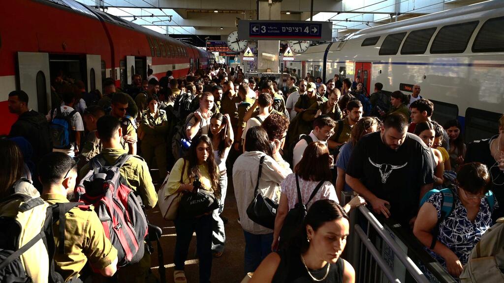 עומסים בתחנת רכבת סבידור בת"א (צילום: יובל חן) עומסים בתחנת רכבת סבידור בת"א 17.8.25