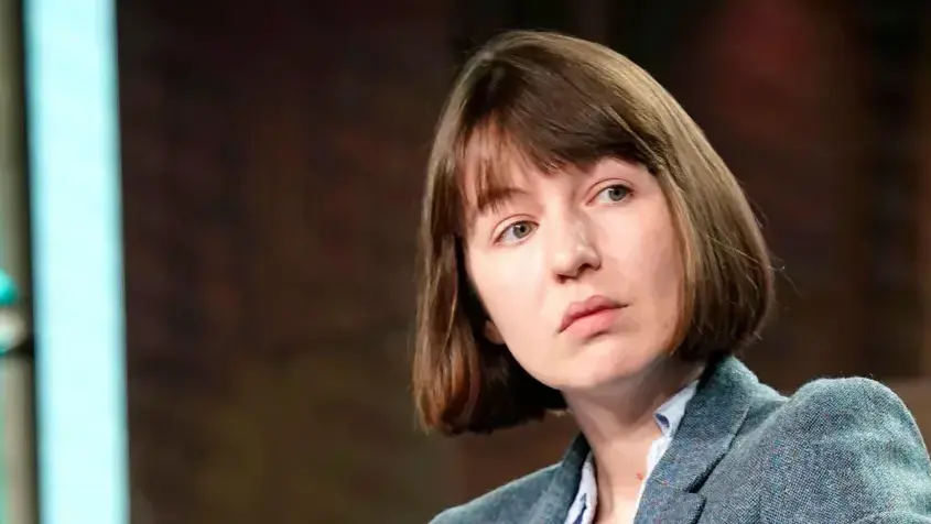 הסופרת סאלי רוני. "התנגדות פוליטית כוללת הפרה של החוק" (צילום: Getty Images) סאלי רוני סופרת בריטית