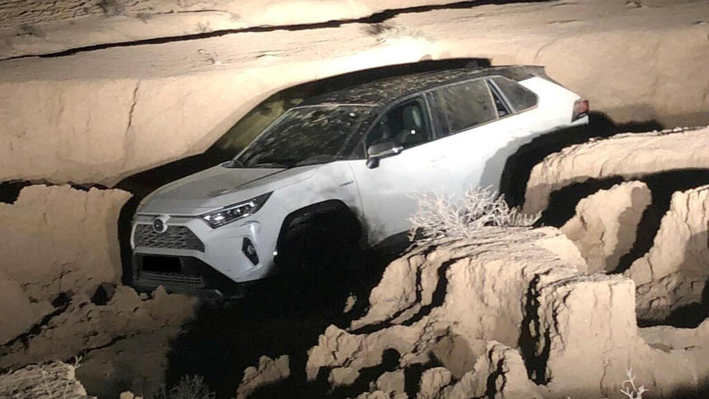 רכב מכונית גנובה שנמצאה