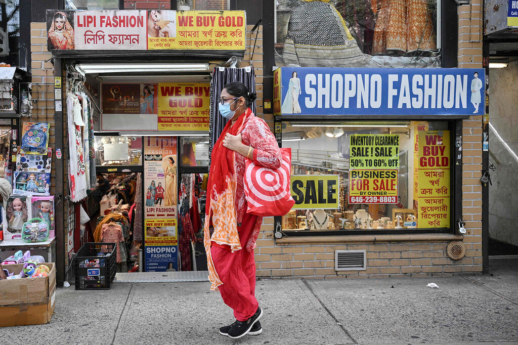 חנות הלבשה ב"הודו הקטנה ב ניו יורק