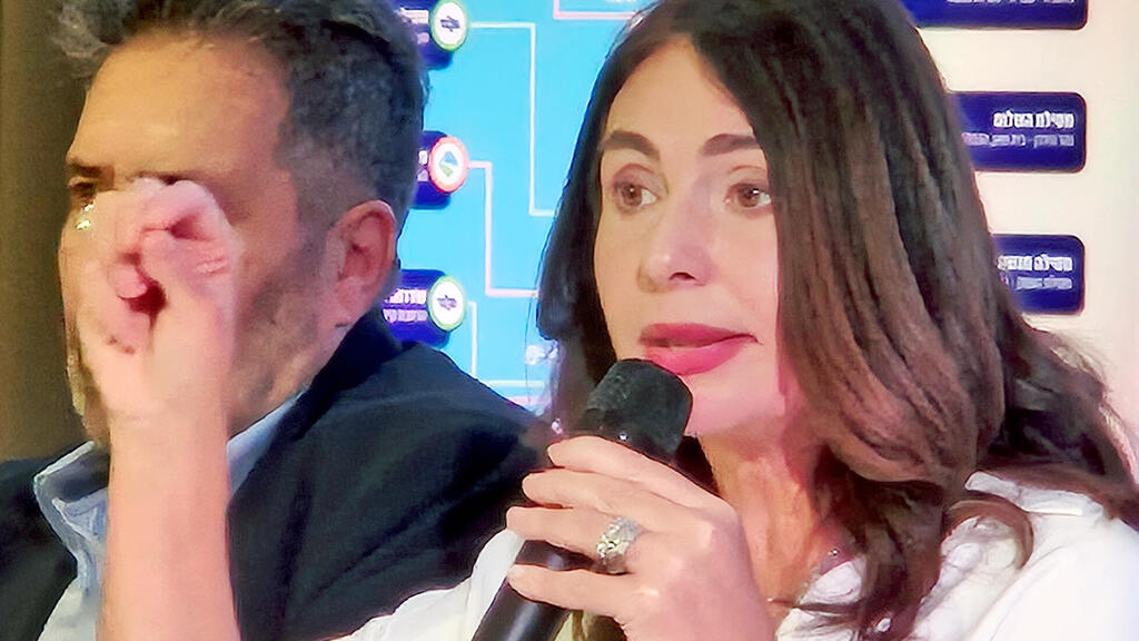 מירי רגב. העדיפה לחגוג קו עתידי לקריית שמונה במקום להתייחס למצב הנוכחי (צילום נחום סגל) מירי רגב שרת התחבורה מסיבת עיונאים על רקע אי הסדרים ב רכבת ישראל