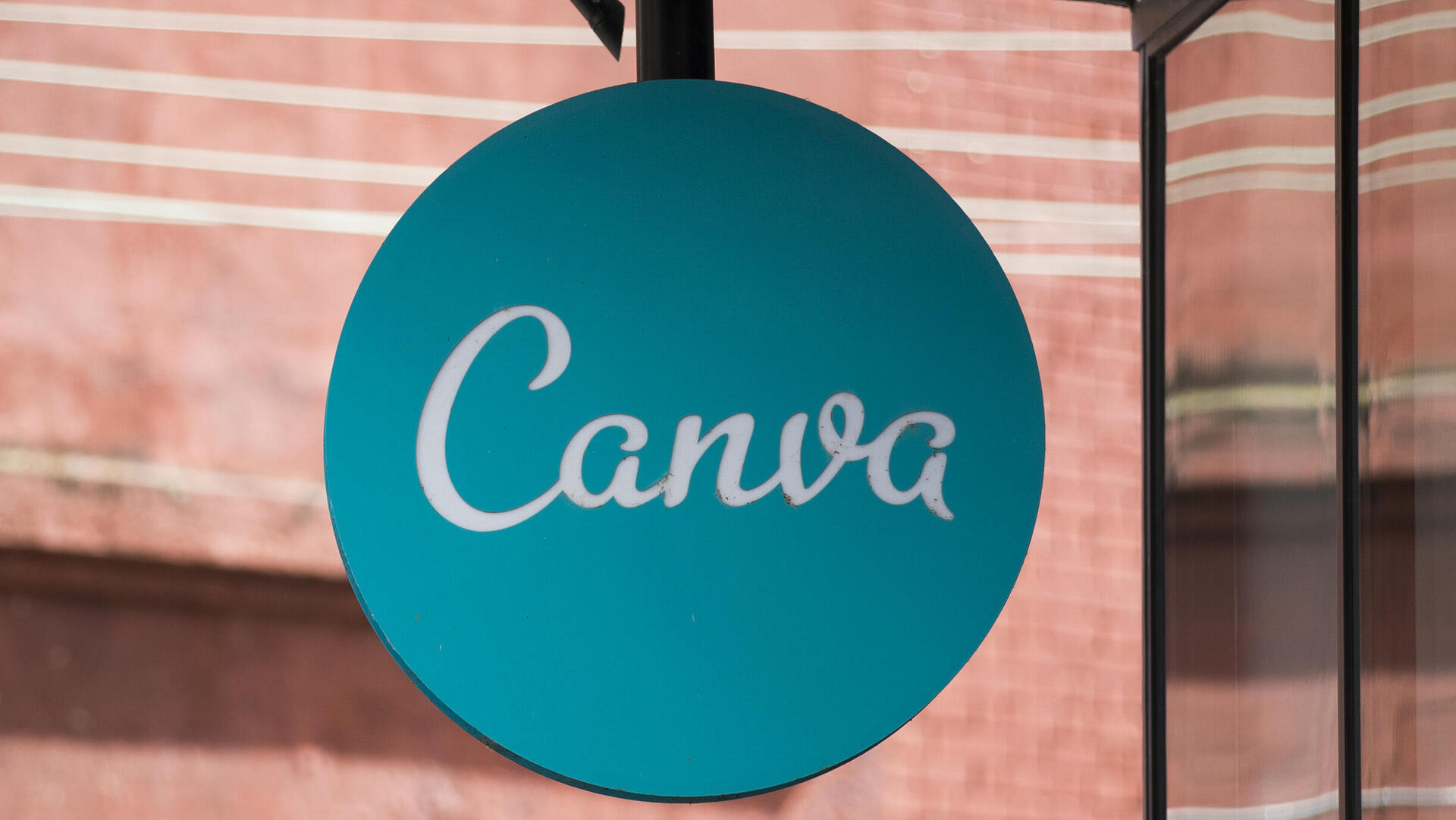 לוגו של קנבה קנווה Canva במטה החברה בסידני אוסטרליה