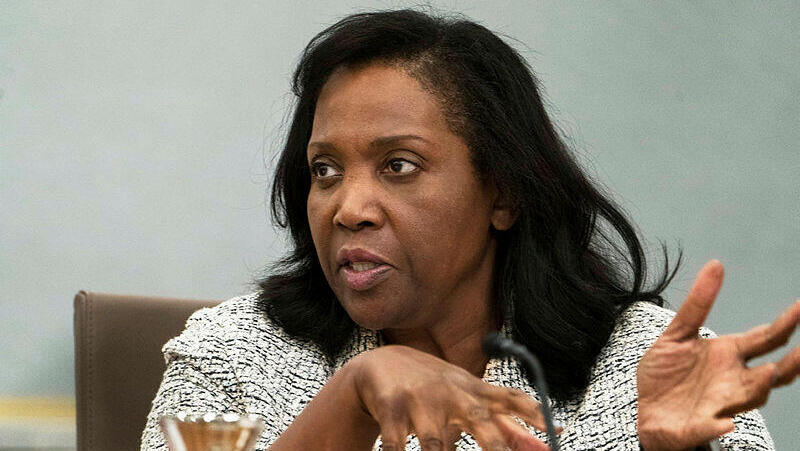 ליסה קוק מושלת בפד פד פדרל ריזרב