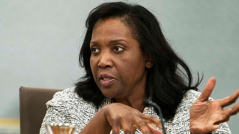 ליסה קוק מושלת בפד פד פדרל ריזרב