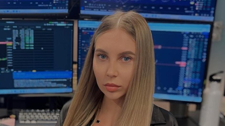 קסניה קונדי אנליסטית בפינטק פיורד השקעות 