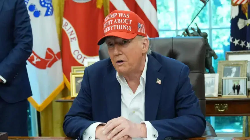 דונלד טראמפ. רוצה להתחרות בסינים (צילום: AP /Jacquelyn Martin) טראמפ מכריז על רכישת 10% מ אינטל 11.8.25