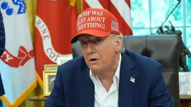 טראמפ מכריז על רכישת 10% מ אינטל 11.8.25