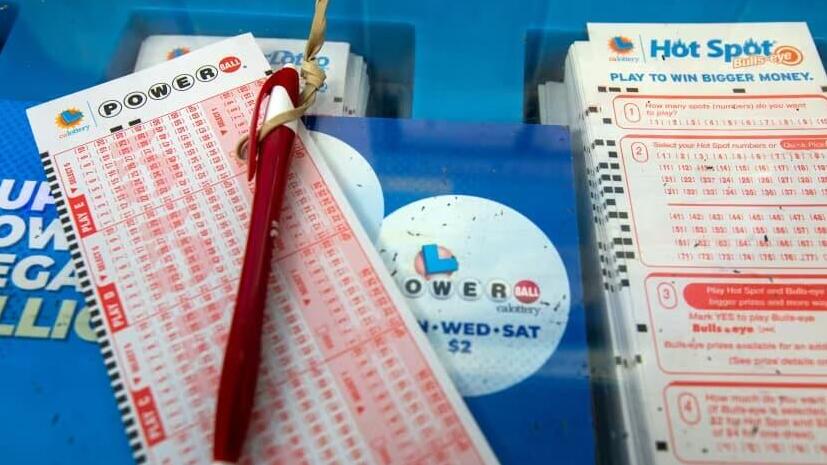 הגרלת הלוטו בארה"ב (צילום: Francine Orr/Los Angeles Times/Getty) הגרלת לוטו פאואר בול פאוארבול פאוורבול Powerball