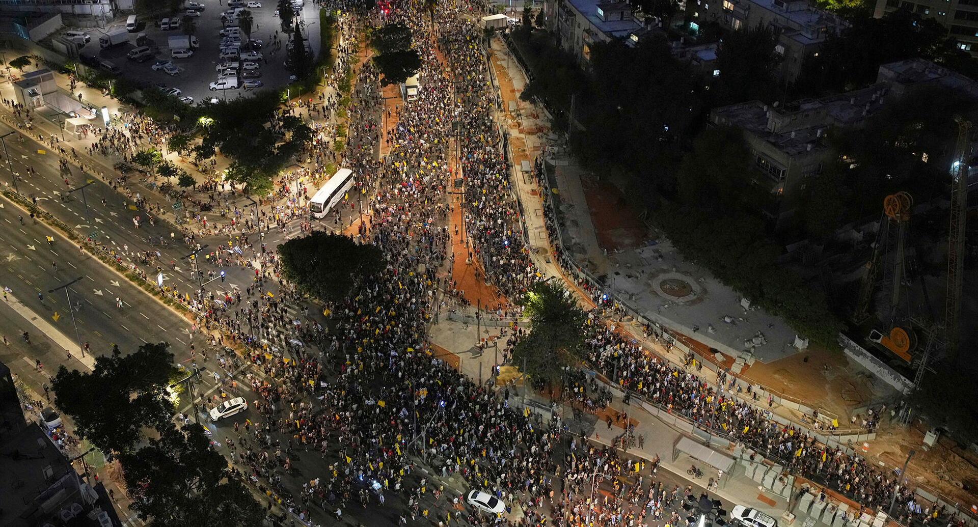 כיכר החטופים תל אביב משפחות חטופים יום מחאה
