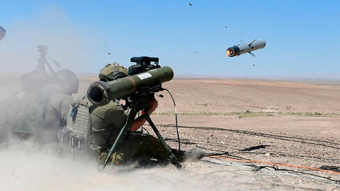 שומרי הסף הביטחוניים נרדמו, והסודות והנכסים של רפאל זולגים החוצה