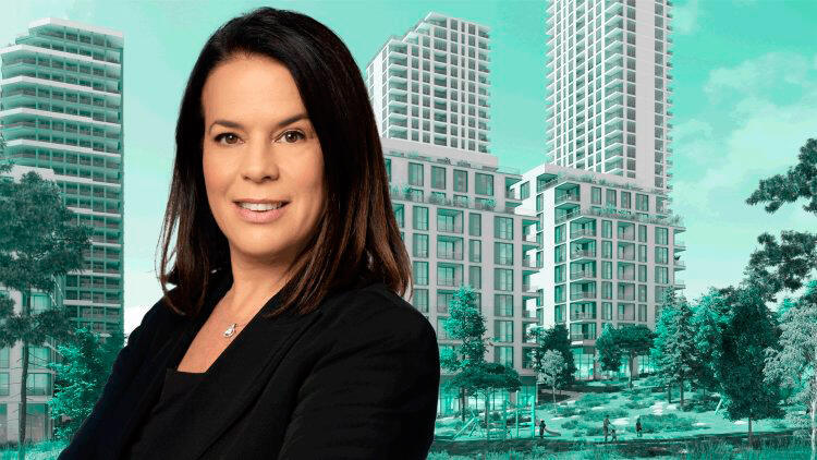 דלית רביב, מנכלית ICR על רקע הדמיה של הפרויקט בחיפה 