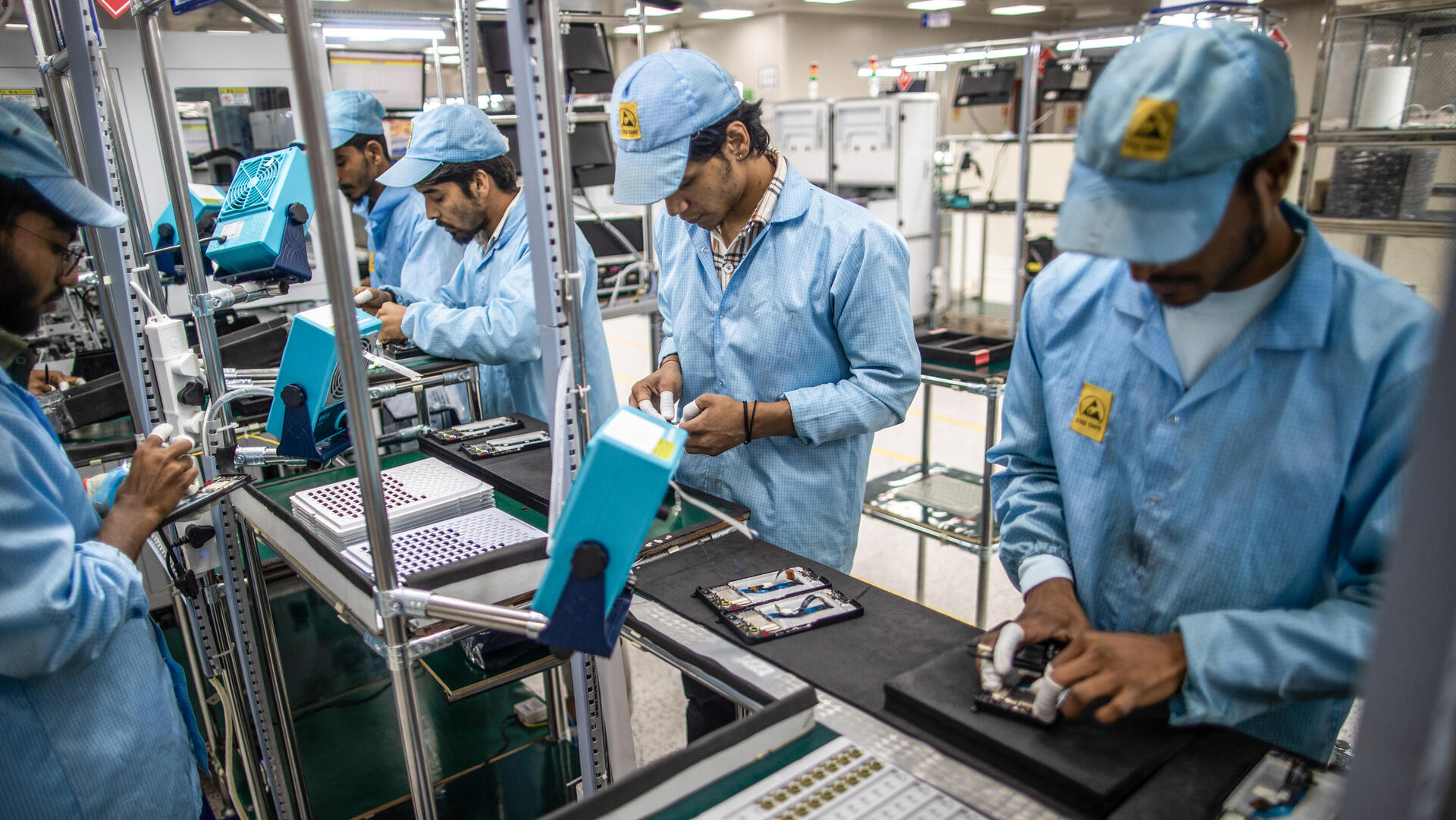 מפעל של דיקסון להרכבת סמארטפונים ב הודו