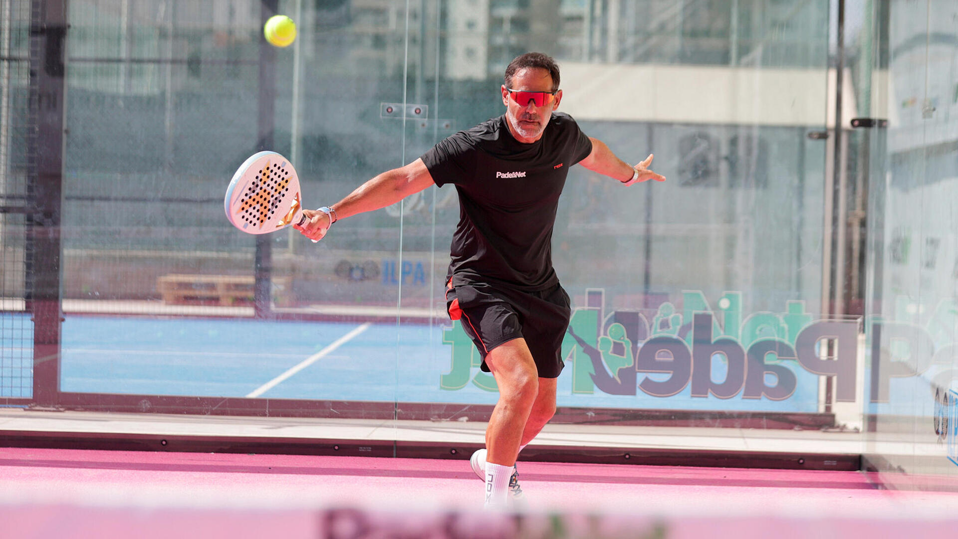 דני רופ משחק הפאדל סוג של מטקות 