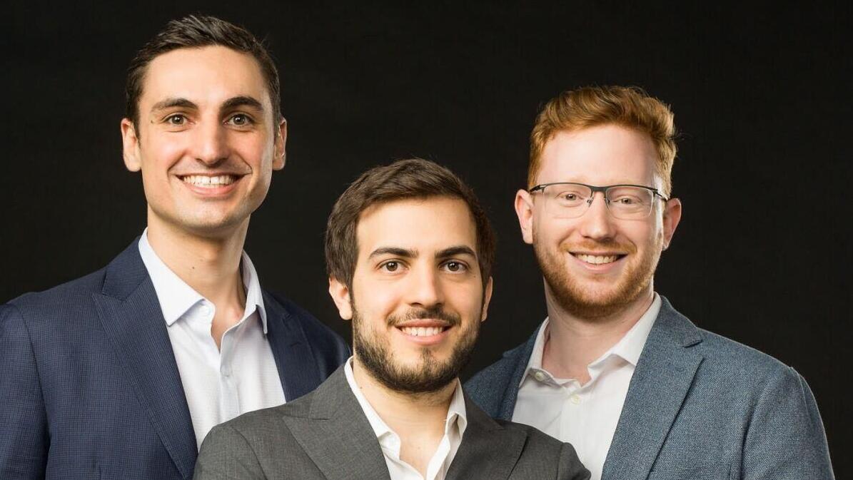 מייסדי אקסונז ויז'ן . מימין: עידו רוזנברג , רז רודיטי , מיכאל זולוטוב