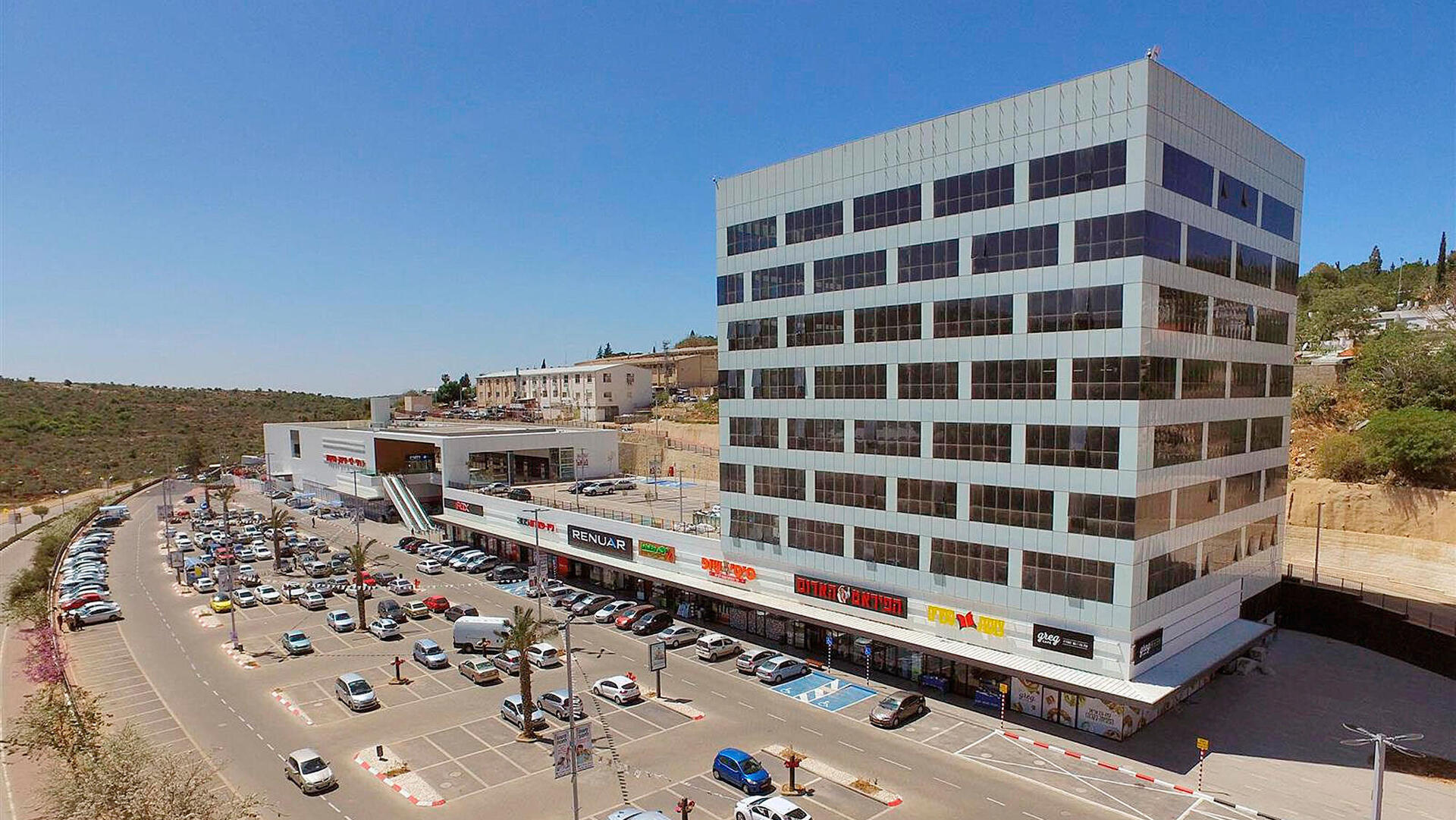 קניון משרדים רמי לוי  מגה אור אריאל