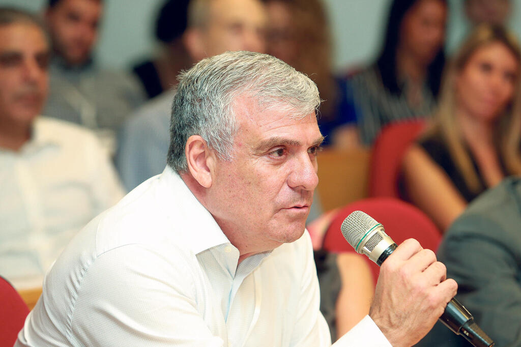 אבי לוי מנכ"ל ובעל שליטה ב להב אל. אר.