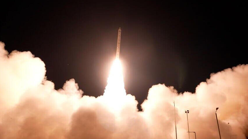 שיגור הלוויין אופק 19. צה"ל חותר למהפכה טכנולוגית בשנים הקרובות (צילום: מולטימדיה מפא״ת, משרד הביטחון) שיגור ה לוויין אופק 19