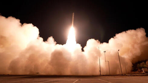 Ofek-19 launch. Ofek-19 launch.