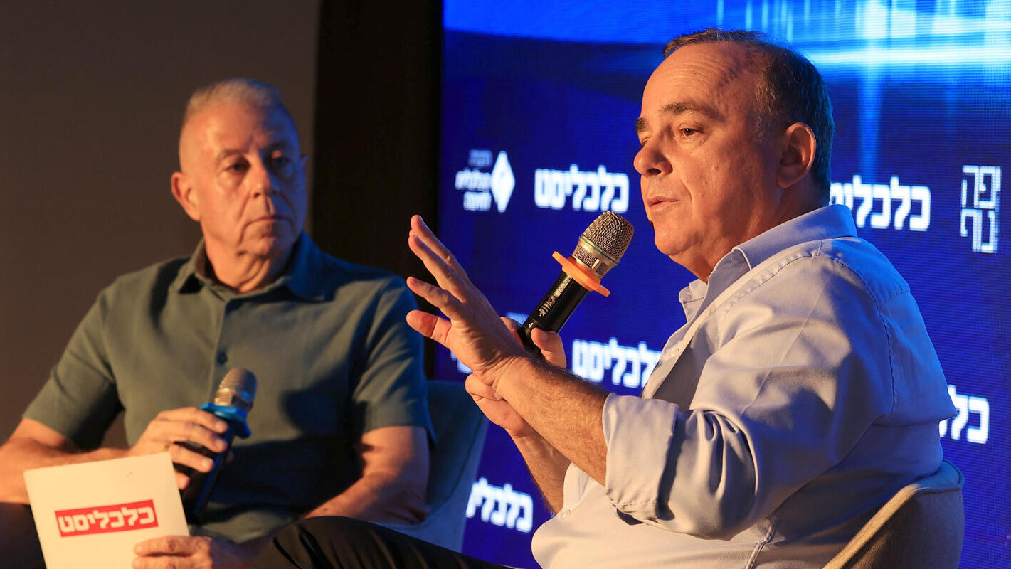 כנס העתיד הכלכלי של מטרופולין חיפה  - ד"ר יובל שטייניץ יו"ר רפאל בשיחה עם צביקה זרחיה