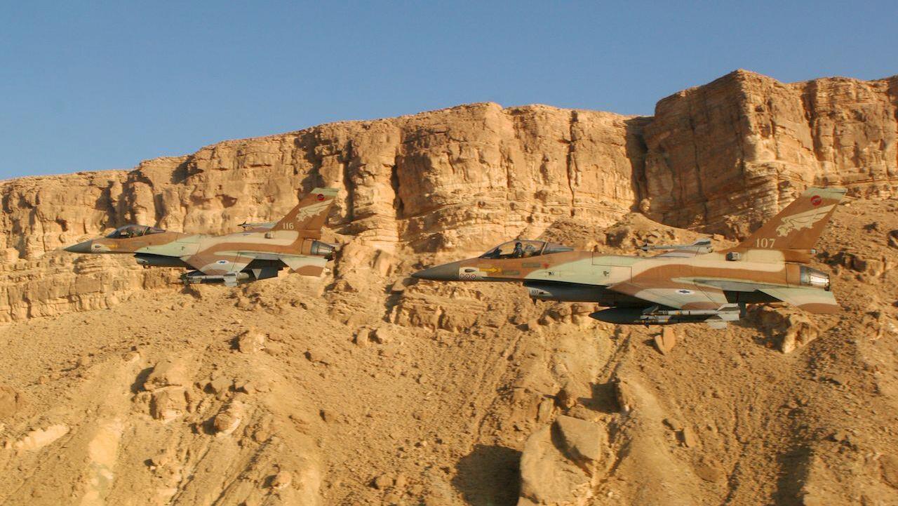 הקברניט מטוס קרב חיל האוויר הישראלי 14