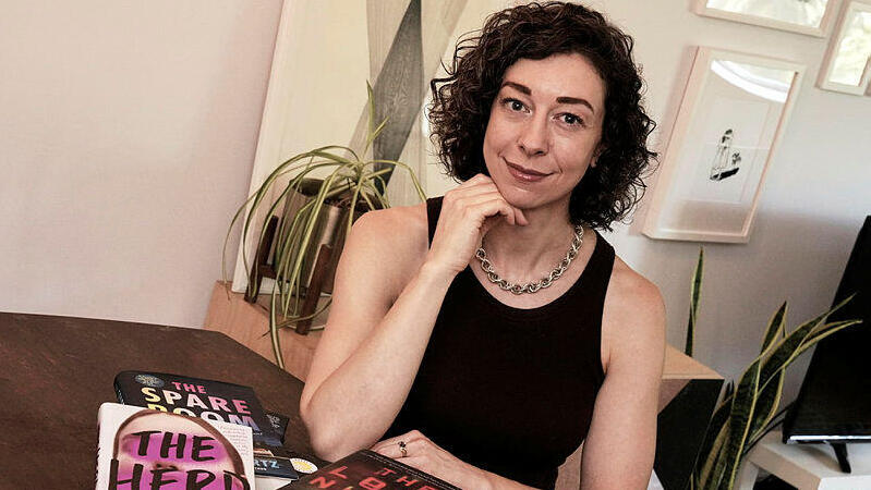 הסופרת אנדריאה ברץ