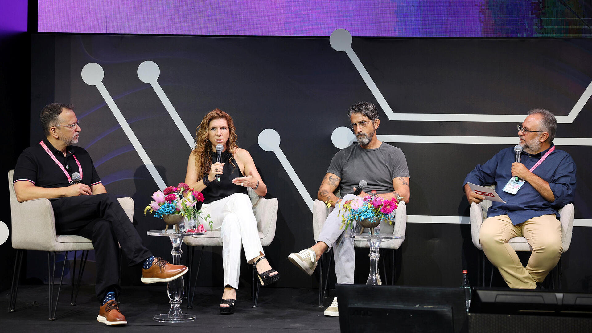 כנס AI - פאנל המרוץ להטמעת AI בארגונים - מימין אליחי וידל מגיל רוזן אורנה קליינמן ו רן אילני