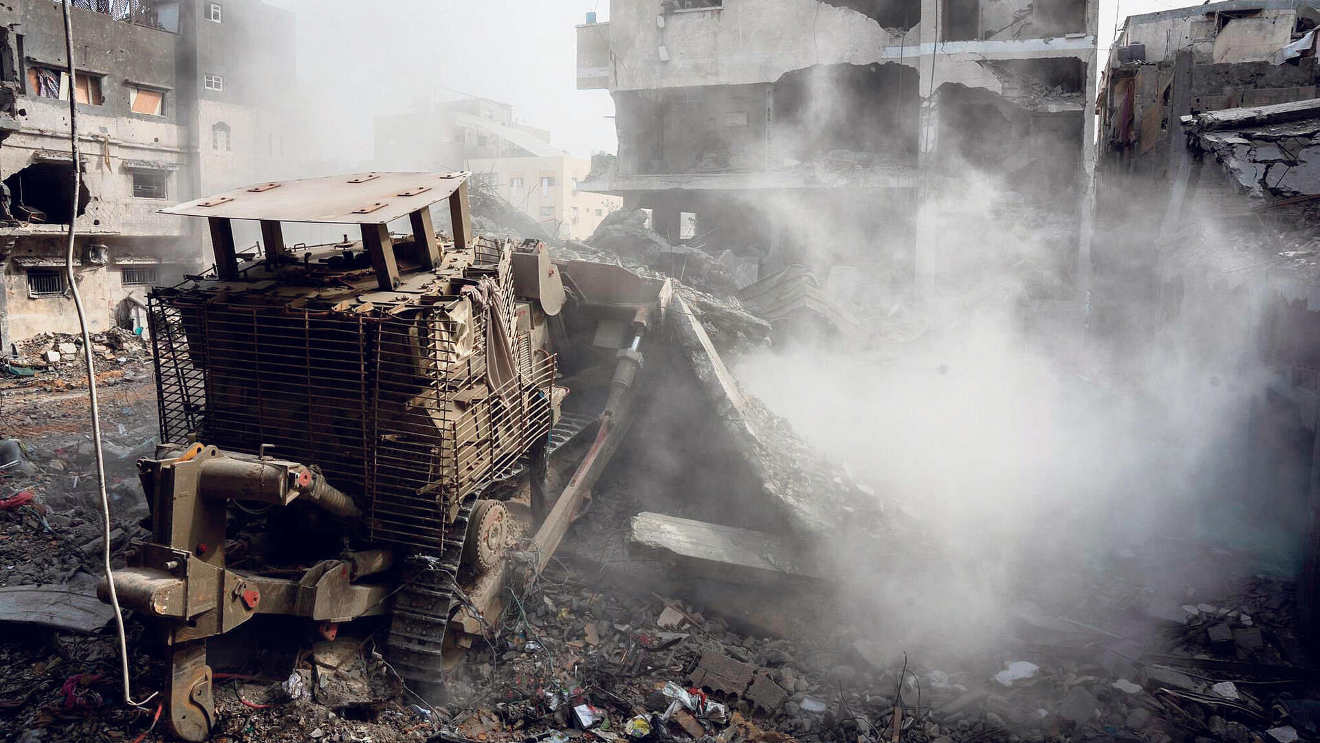 דחפור D 9 של צהל ב עזה