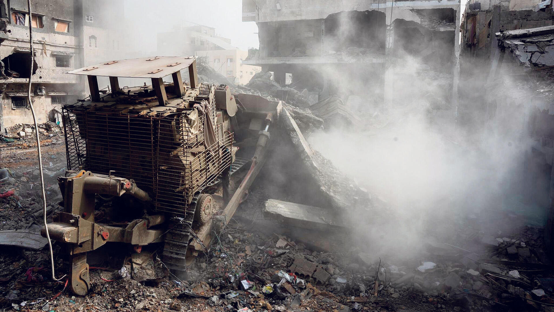 דחפור D 9 של צהל ב עזה