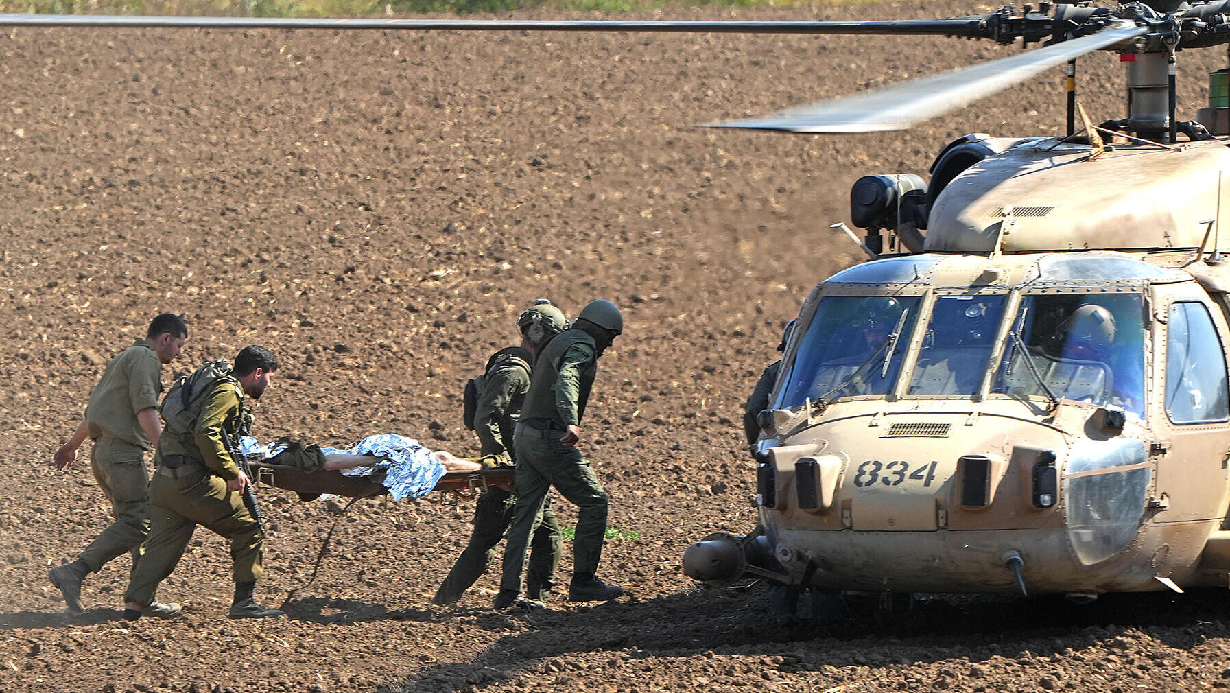 פינוי פצועים במהלך מלחמת חרבות ברזל