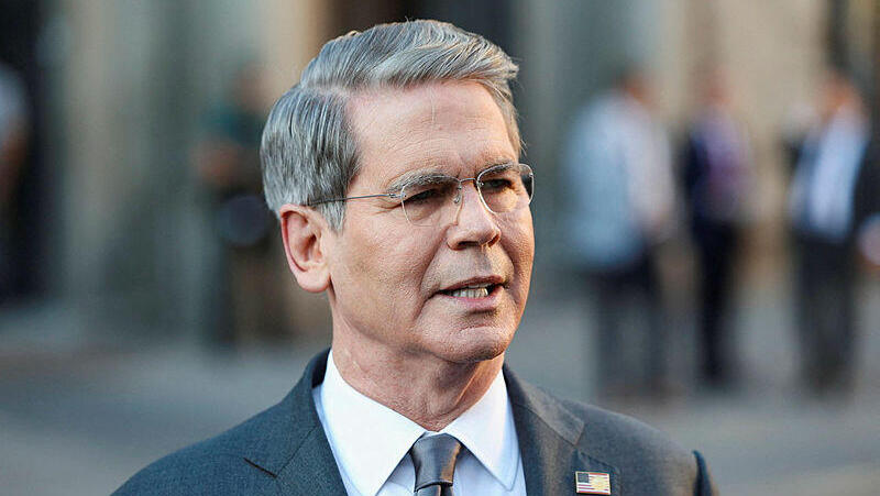 שר האוצר של ארה"ב סקוט בסנט 2 בשיחות הסחר עם סין במדריד 15.9.25