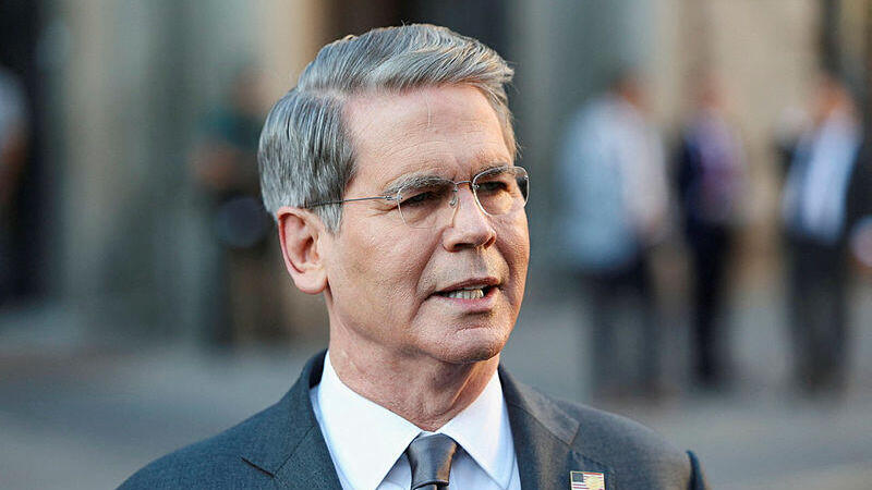 שר האוצר של ארה"ב סקוט בסנט 2 בשיחות הסחר עם סין במדריד 15.9.25