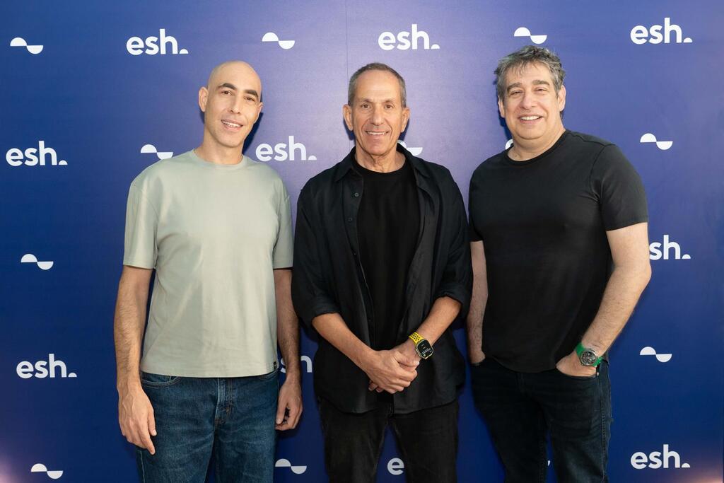 השקת בנק אש esh מימין ניר צוק שותף בבנק שמוליק האוזר יו"ר יובל אלוני מנכ"ל