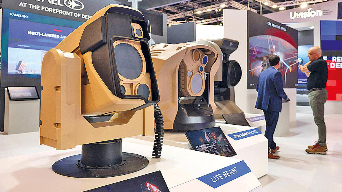 פיתוח לייזר של רפאל מוצג בתקשורת בתערוכת נשק בלונדון