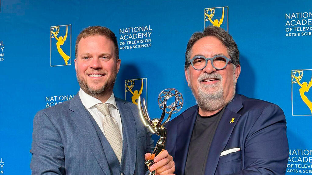 גדעון תדמור ואמיליו שנקר זכייה באמי