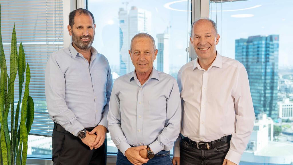 ראשי קרן אלומה - מימין אורי יוגב מולי רבינא ו יאיר הירש