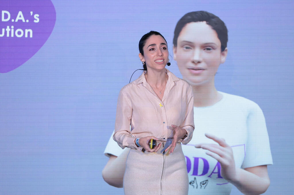 שני ביבי, מנכ"לית ומייסדת Coda. "יש חצי מיליון חירשים בעולם" (צילום: אוראל כהן) ועידת לונדון 2025 - שני ביבי מנכ"לית CODA