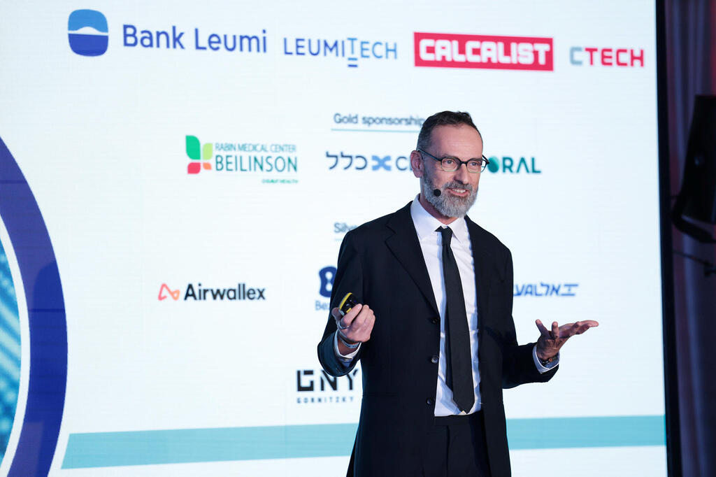 מייסד Kai.AI, אלכס פרנקל. "כל אחד יוכל לקבל תמיכה נפשית כשהוא זקוק לה" (צילום: אוראל כהן) ועידת לונדון 2025 - אלכס פרנקל מייסד משותף Kai AI