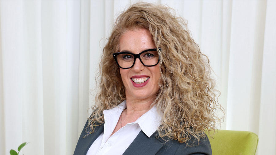 עו"ד ומגשרת איילת שיים מור