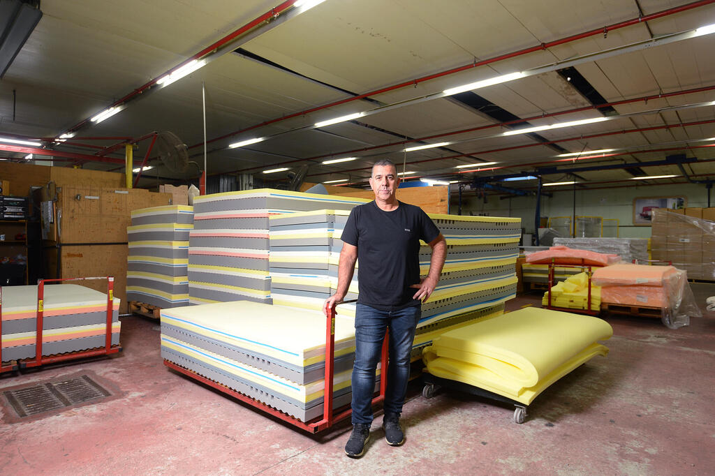 אבי ברססט מנכל מפעל הולנדיה ב שדרות   