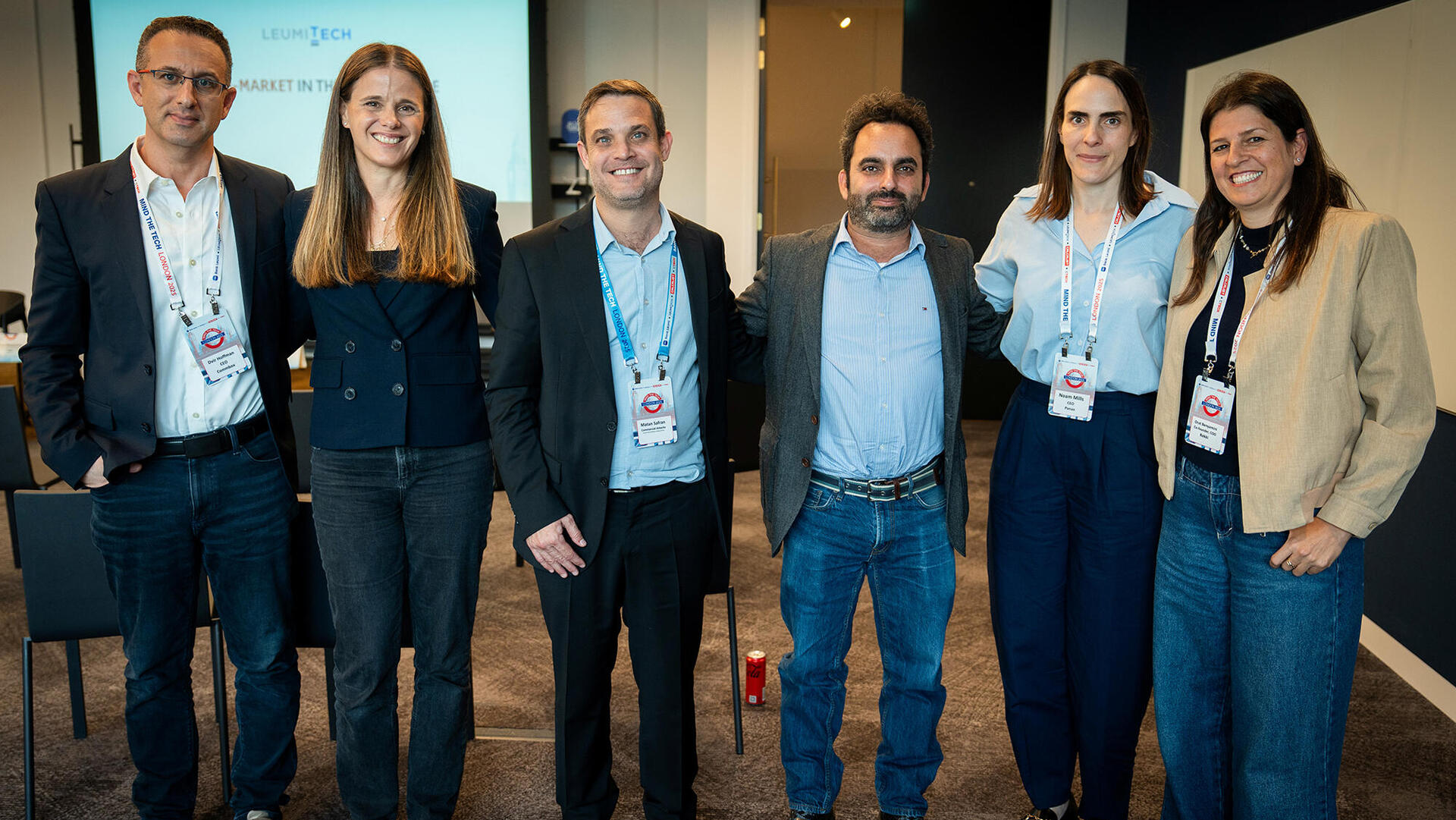 ועידת לונדון 2025 -- שולחן עגול לאומי מיה אייזן צפריר מנכ"לית לאומיטק רועי אזולאי מייסד שותף ומנהל תפעול ראשי Cynomi דביר הופמן מנכ"ל COMMBOX נועם מילס מייסד שותף ומנכ"ל PANAX אורת בנימיני מייסדת שותפה ומנהלת תפעול ראשית REKKI