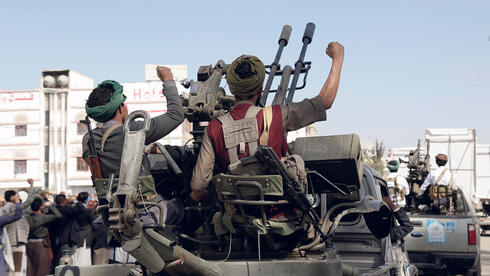 העימות הסעודי-אמירתי הופך פומבי ומרחיק את אפשרות הפלת החות'ים בטווח הקצר