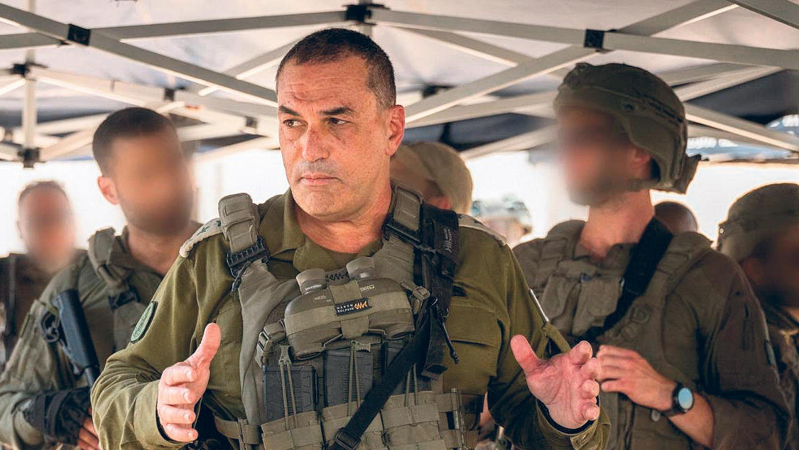 מגזין 100 משפיעים ומשפיעות 2025 רב אלוף אייל זמיר