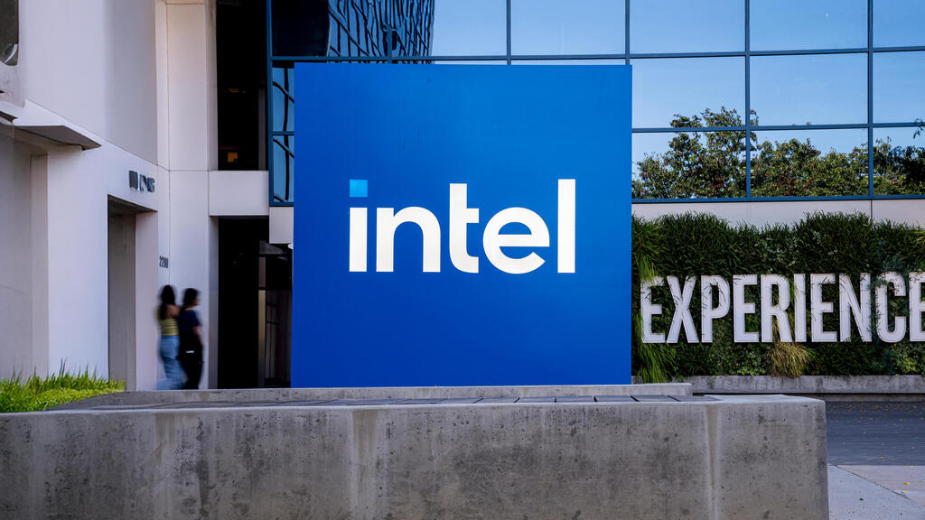 אינטל. עלתה למרות החקירה (צילום: David Paul Morris/Bloomberg) מטה אינטל ב קליפורניה ארה"ב 6.9.24