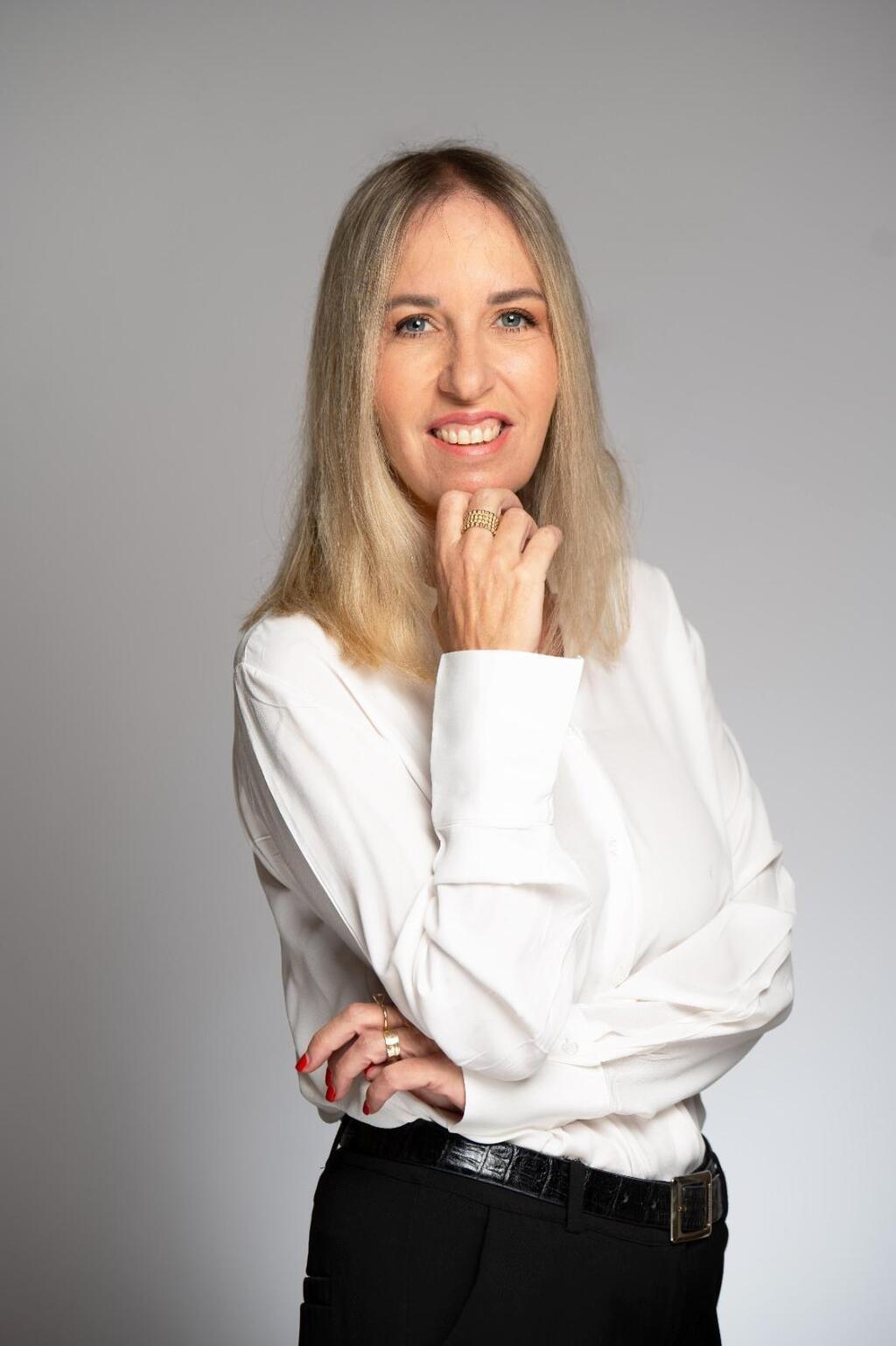 תרי ישכיל, סמנכ"לית, מנהלת חטיבת שיווק, פרסום ופיתוח עסקים במזרחי טפחות