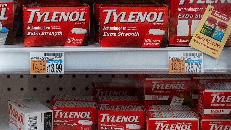 טיילנול 2 בבית מרקחת תרופה של Kenvue להורדת חום פרצטמול 